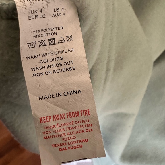 Pretty Little Thing Oversized Sweater - Picture 3 of 4